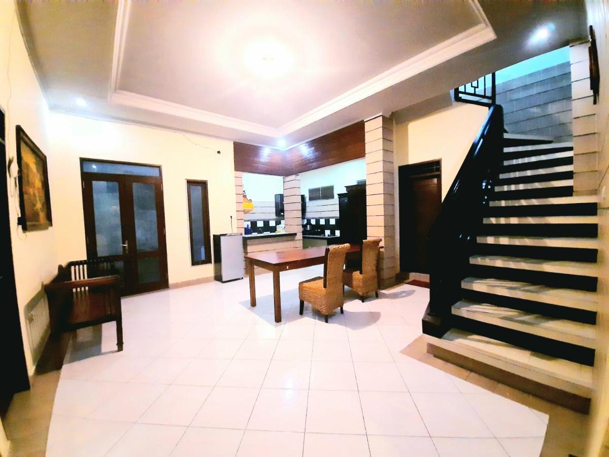 Ganggas Homestay Jimbaran Esterno foto