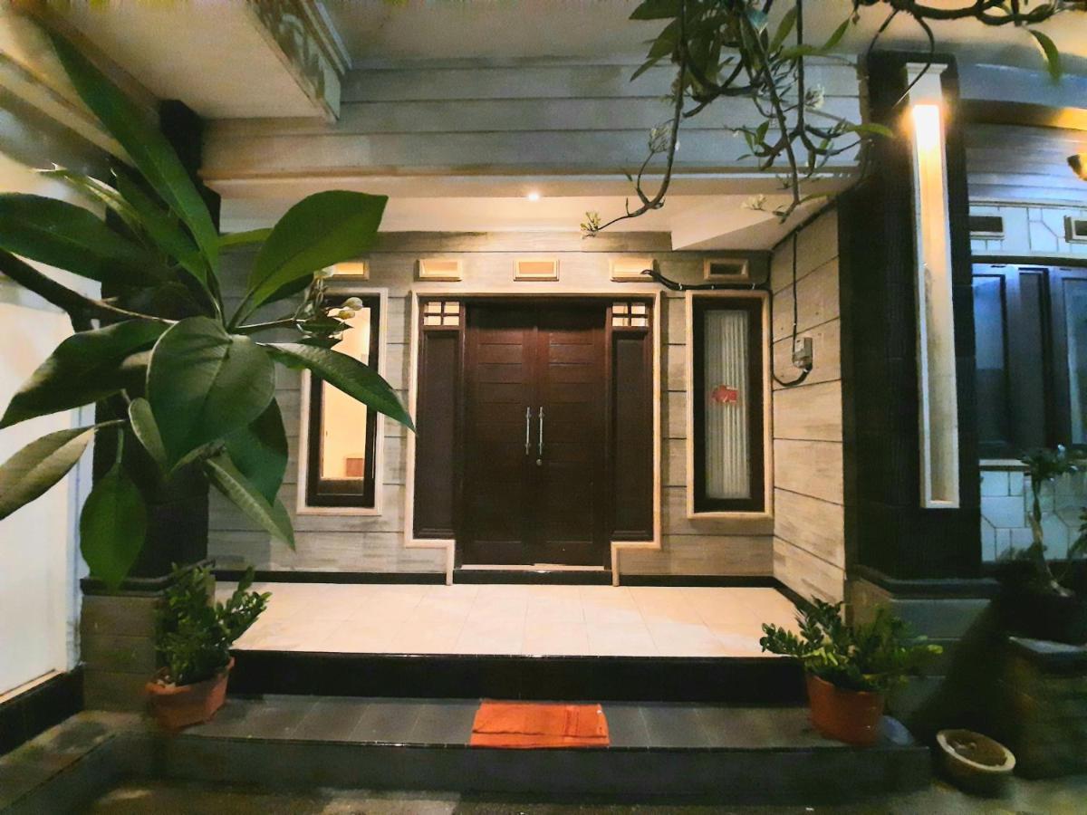Ganggas Homestay Jimbaran Esterno foto