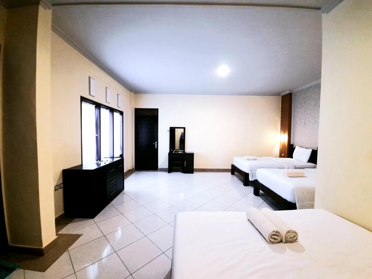 Ganggas Homestay Jimbaran Esterno foto