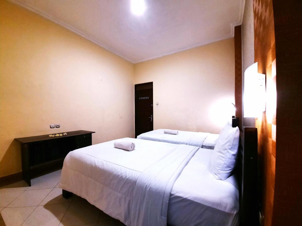 Ganggas Homestay Jimbaran Esterno foto