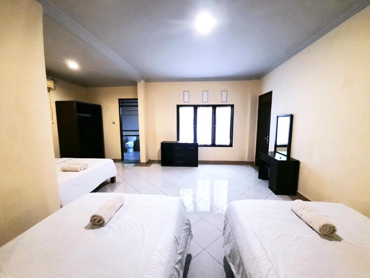 Ganggas Homestay Jimbaran Esterno foto
