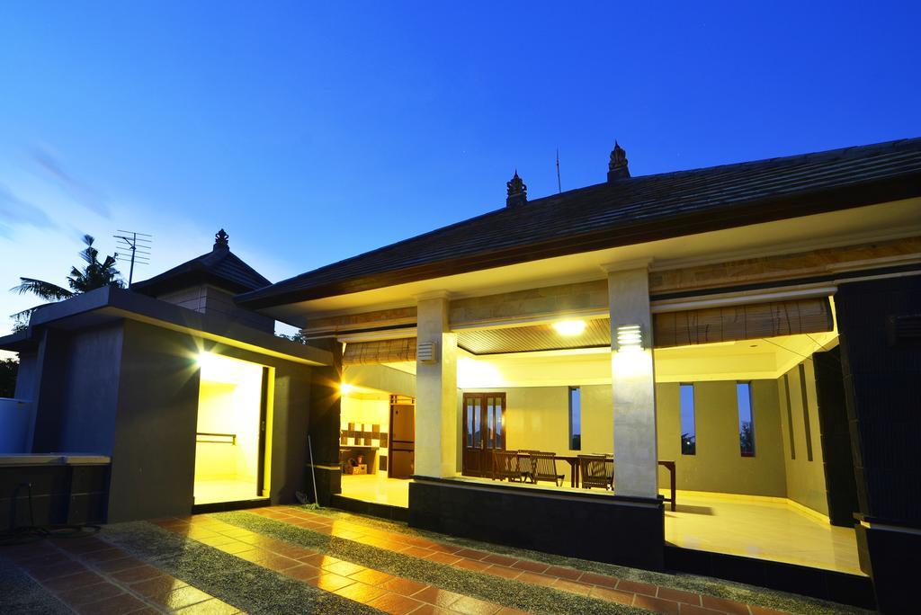 Ganggas Homestay Jimbaran Esterno foto