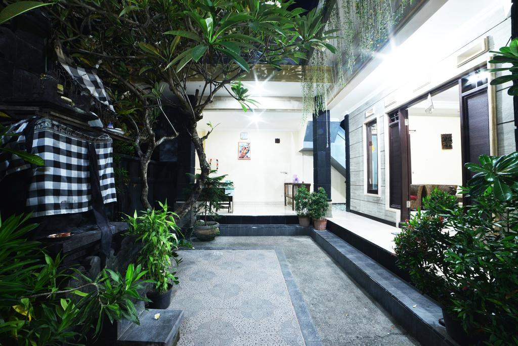 Ganggas Homestay Jimbaran Esterno foto
