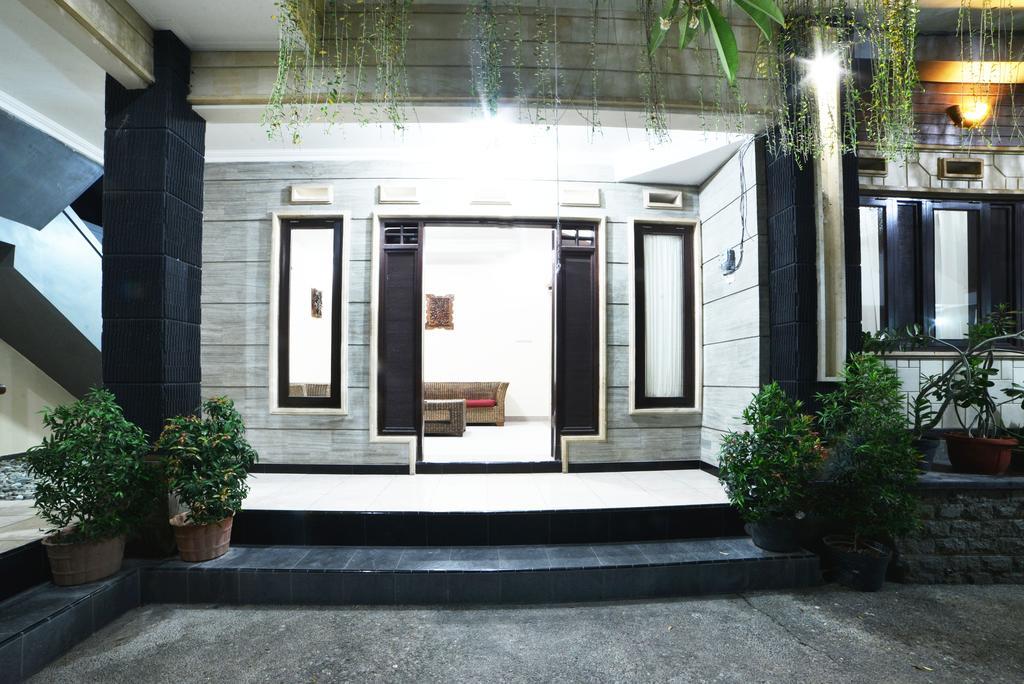 Ganggas Homestay Jimbaran Esterno foto
